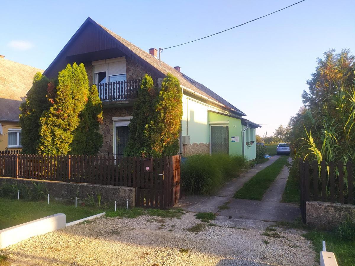Etus Vendégház Balatonfenyves Exterior foto