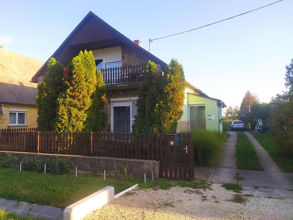 Etus Vendégház Balatonfenyves Exterior foto